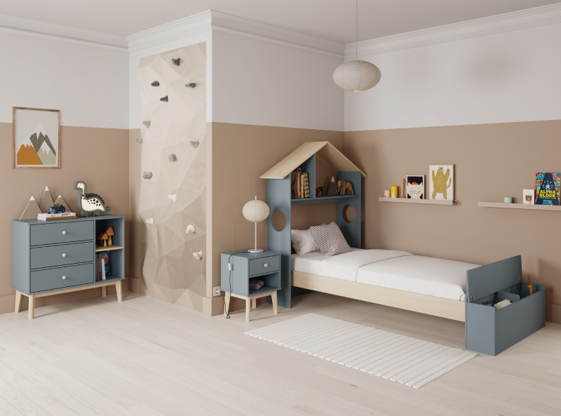 Cama infantil fabricada en madera de pino con acabado cera en color verde y madera natural. Refugio de juego acogedor.